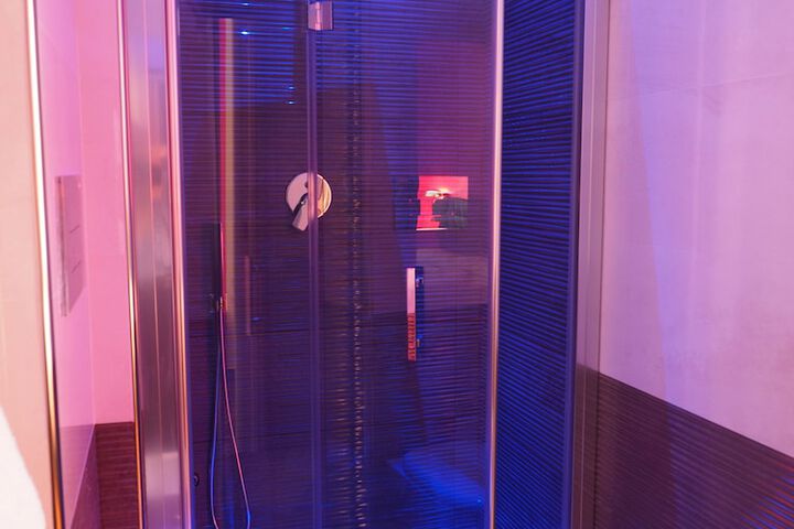 Room 10 of 25