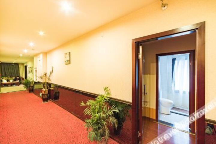 Hotel Interior 10 of 14
