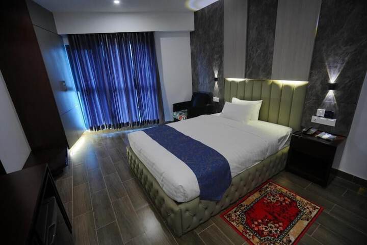 Room 45 of 77