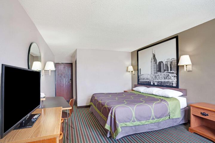 1 King Bed (5 of 5)