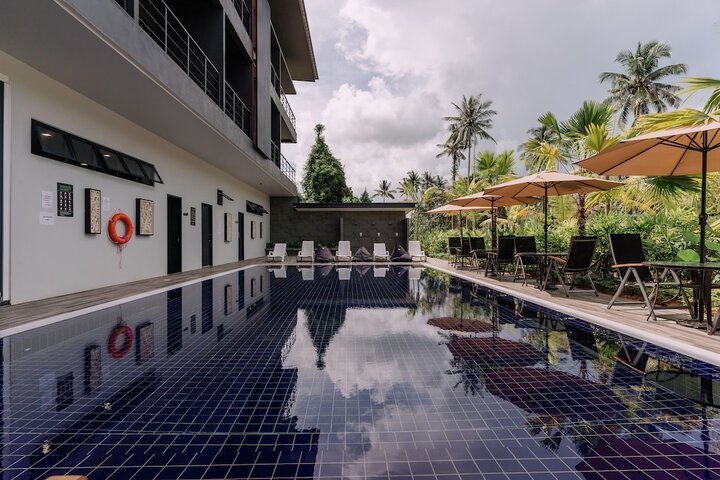 Pool 49 of 71