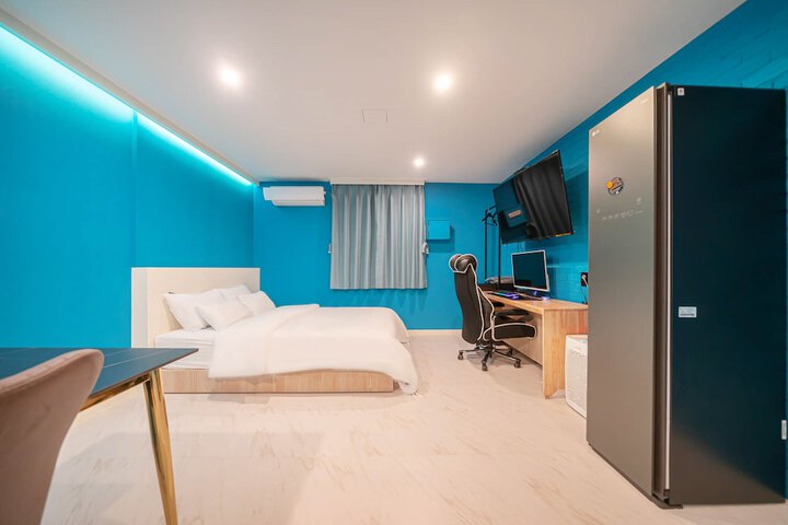 Room 21 of 57