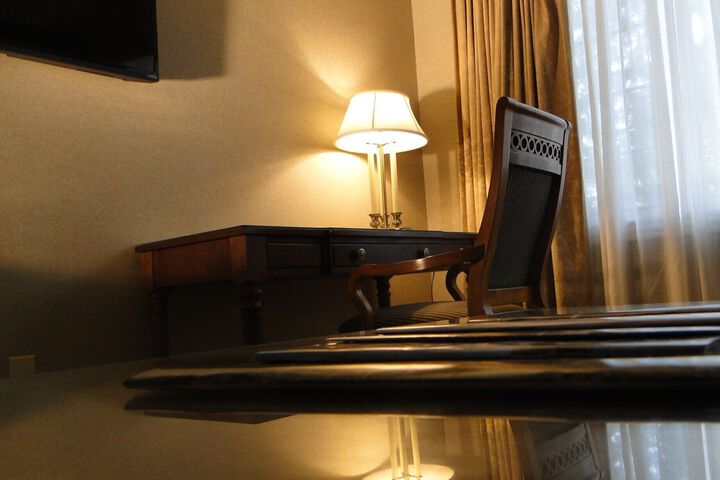 Room 25 of 37