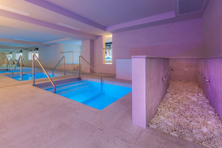 Pool 68 of 187