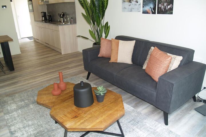 Room 4 of 40