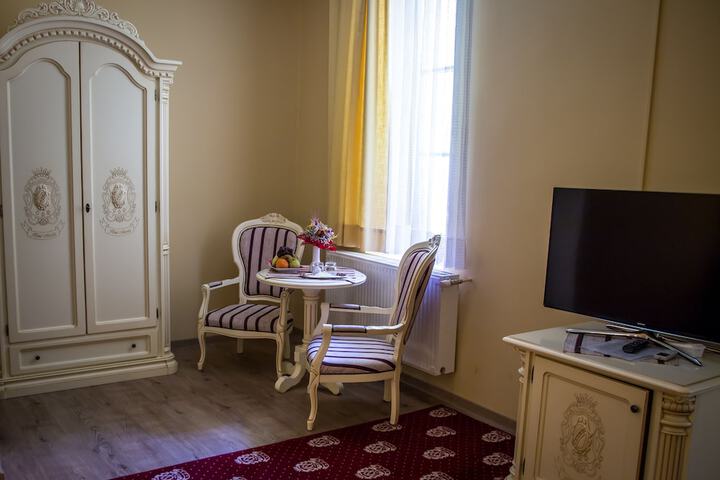 Room 13 of 39