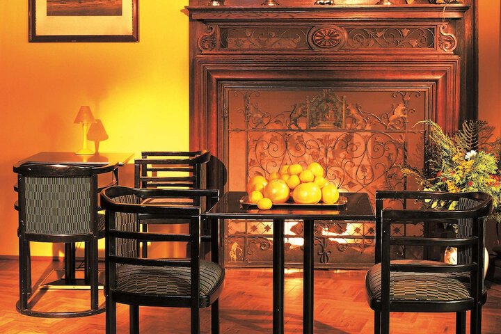 Guest Lobby