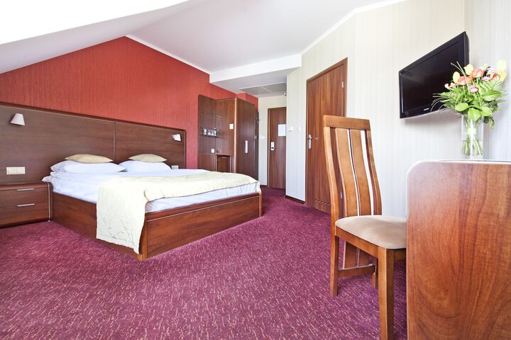 Room 10 of 72