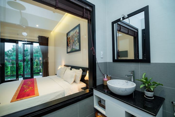 Room 12 of 41