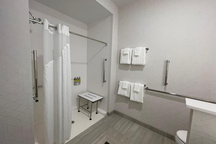 1 King Standard Walk in Shower (23 of 30)