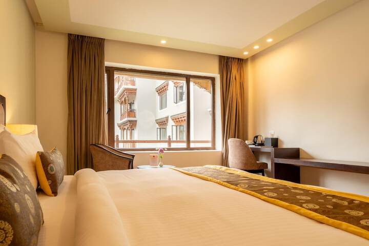 Room 4 of 19