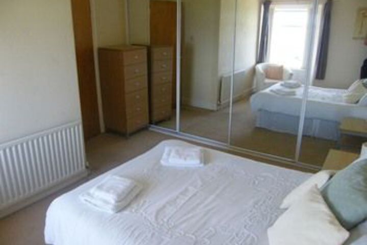 Room 14 of 32