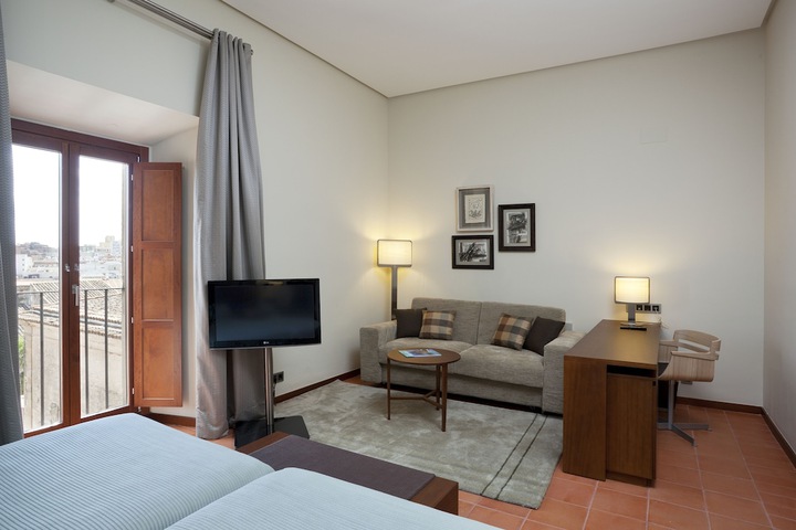 Room 8 of 67