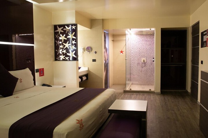 Room 17 of 42
