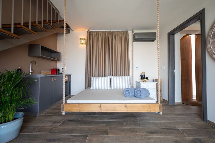 Room 8 of 25