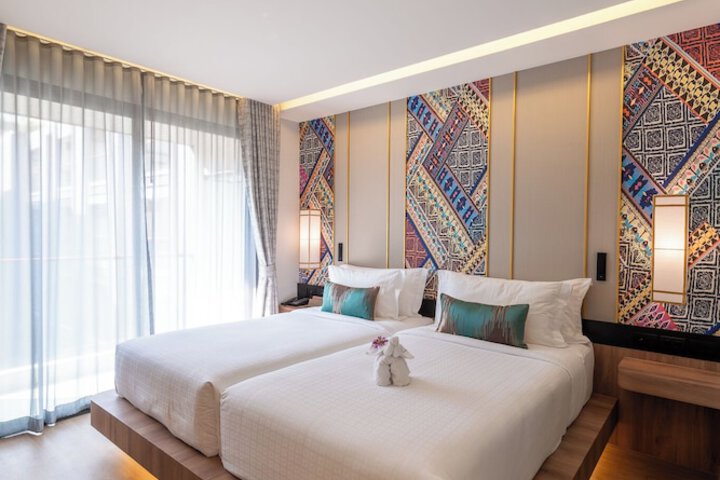 Room 33 of 140