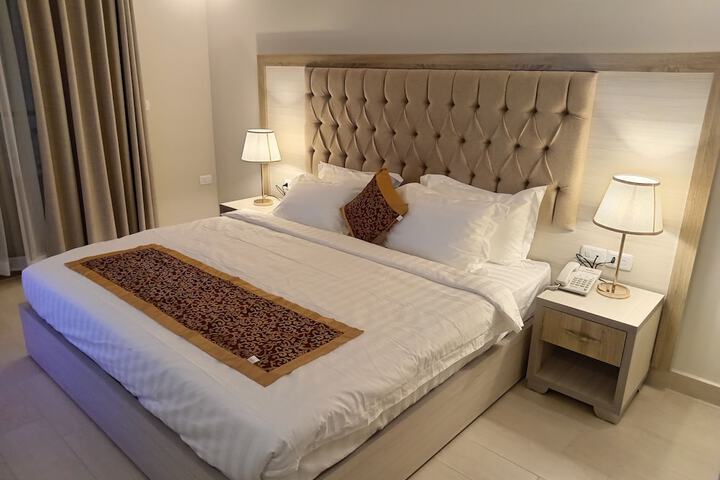 Room 25 of 235