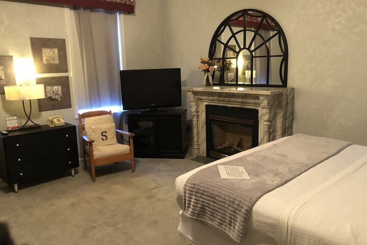 Standard Single Room 1 Queen Bed (3 of 4)