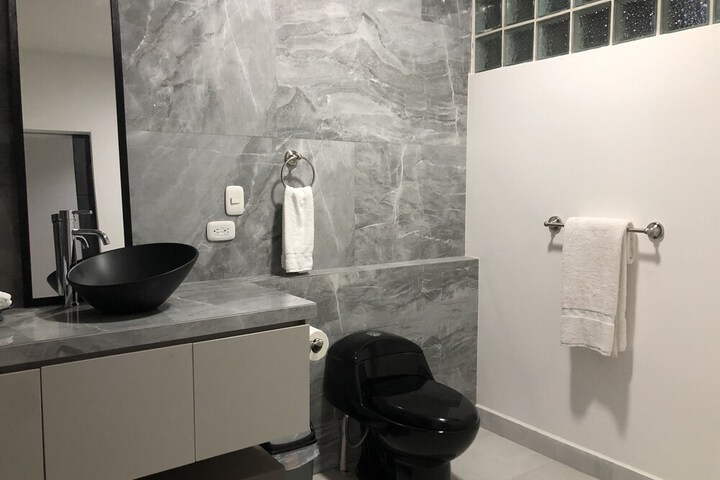 Room 52 of 114