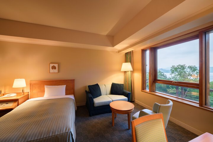Room 11 of 31