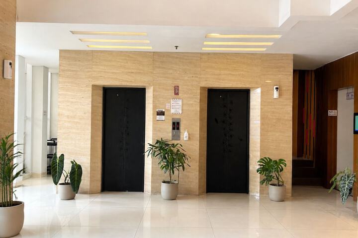 Guest Lobby