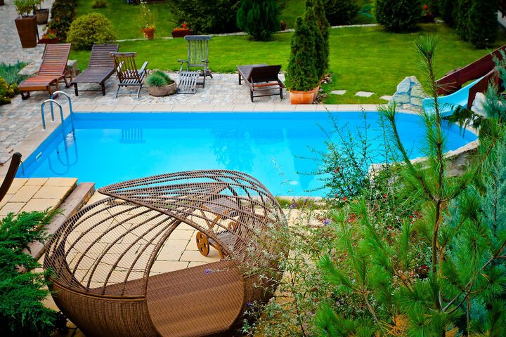 Pool 17 of 21