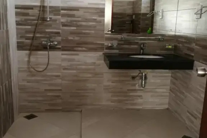 Room 6 of 15