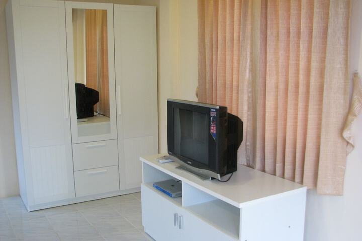 Room 2 of 42
