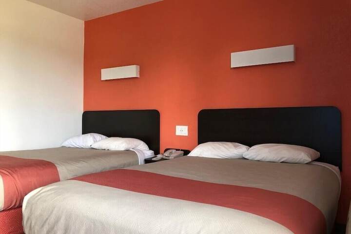Room 9 of 27