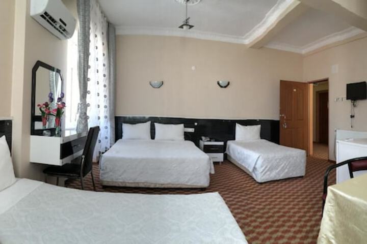 Room 4 of 12