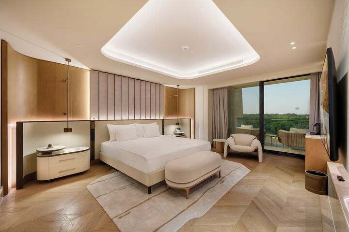 Room 15 of 108