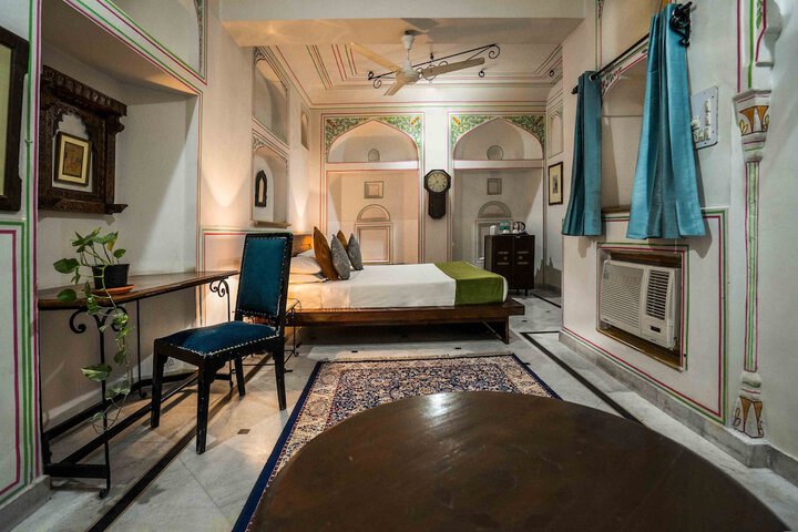 Room 7 of 36