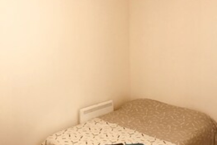 Room 9 of 19