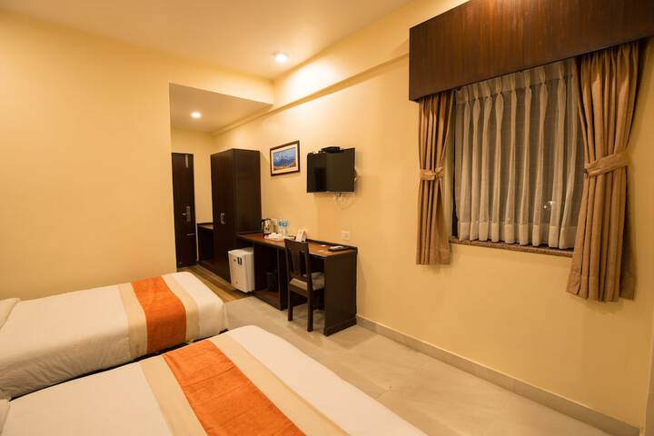 Room 8 of 116