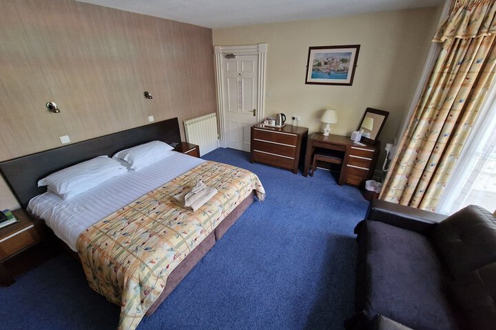 Room 6 of 36