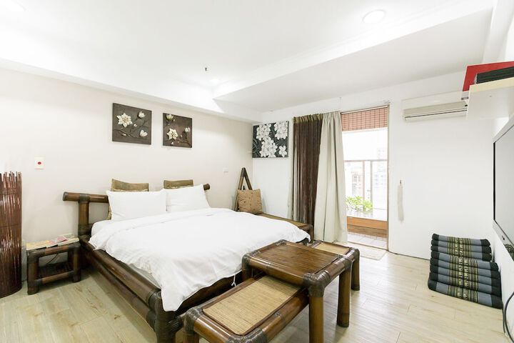 Room 2 of 51