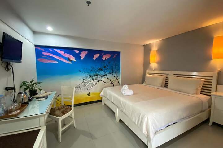 Room 16 of 48