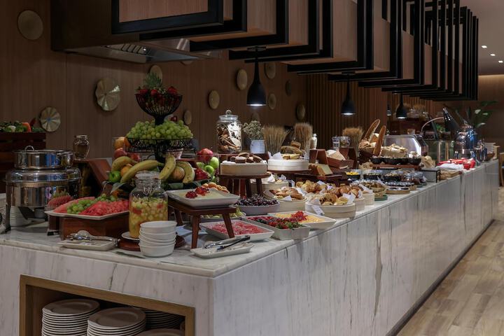 Breakfast/Coffee Service 126 of 223