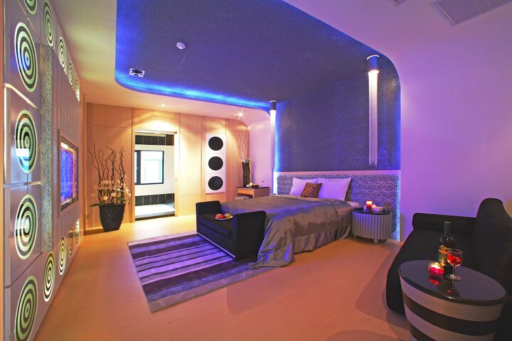 Room 6 of 21