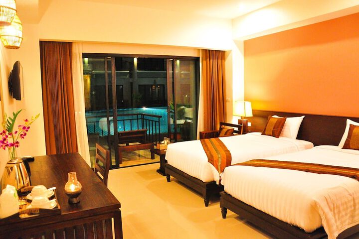 Room 4 of 65