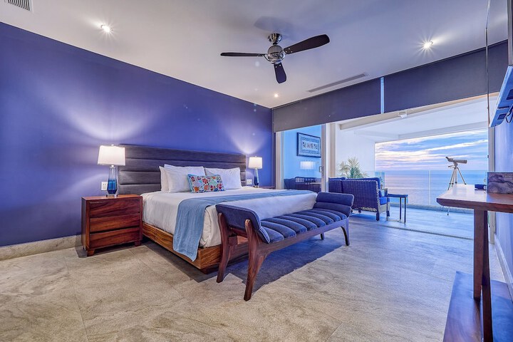 Room 72 of 270