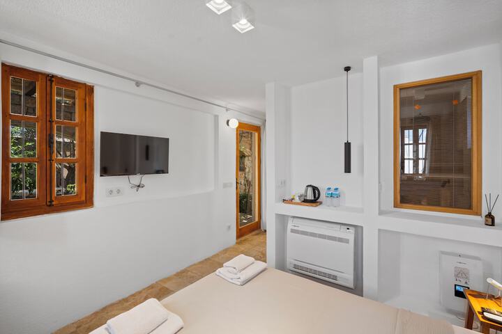 Room 11 of 31