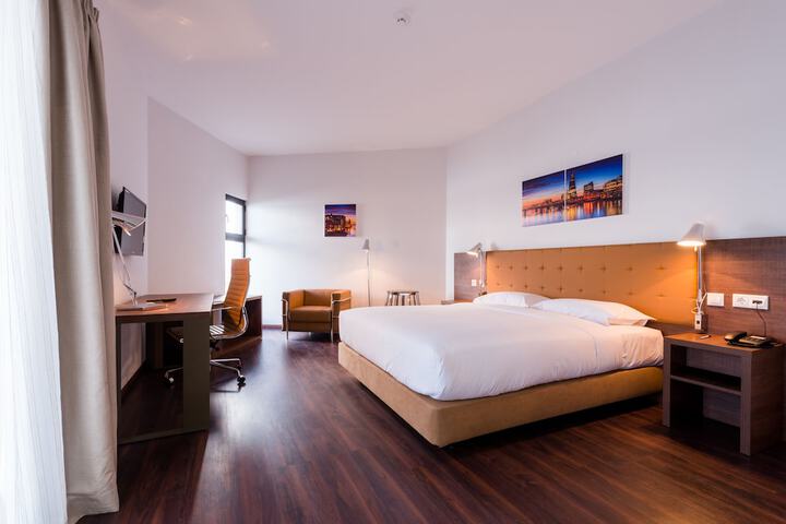 Room 6 of 36