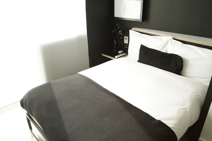 Room 8 of 71