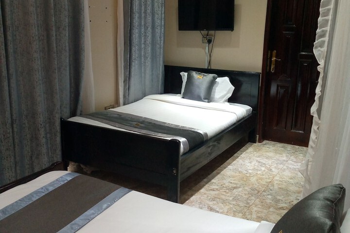 Room 6 of 36