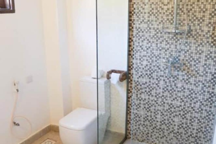 Room 12 of 27