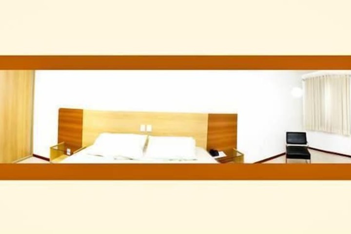 Room 9 of 16