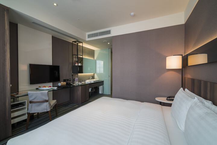Room 20 of 108