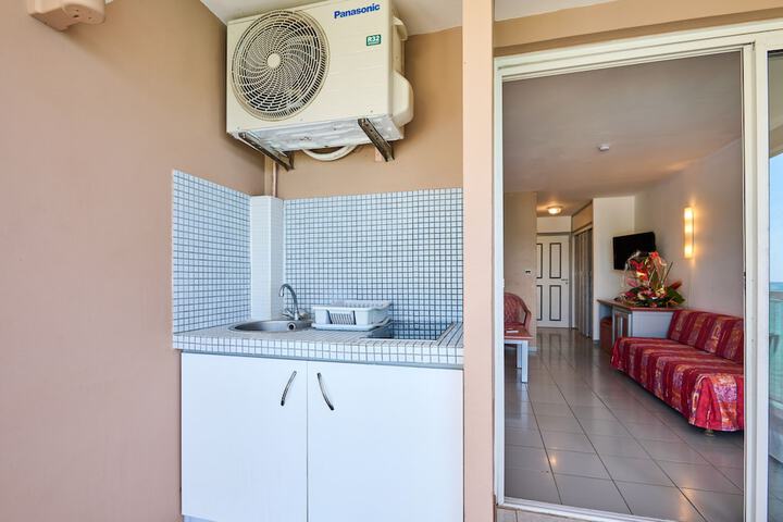 Room 9 of 49