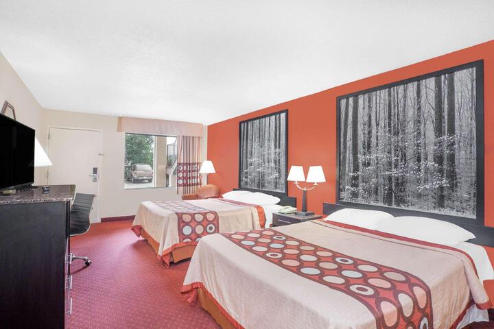1 Queen Bed (5 of 5)